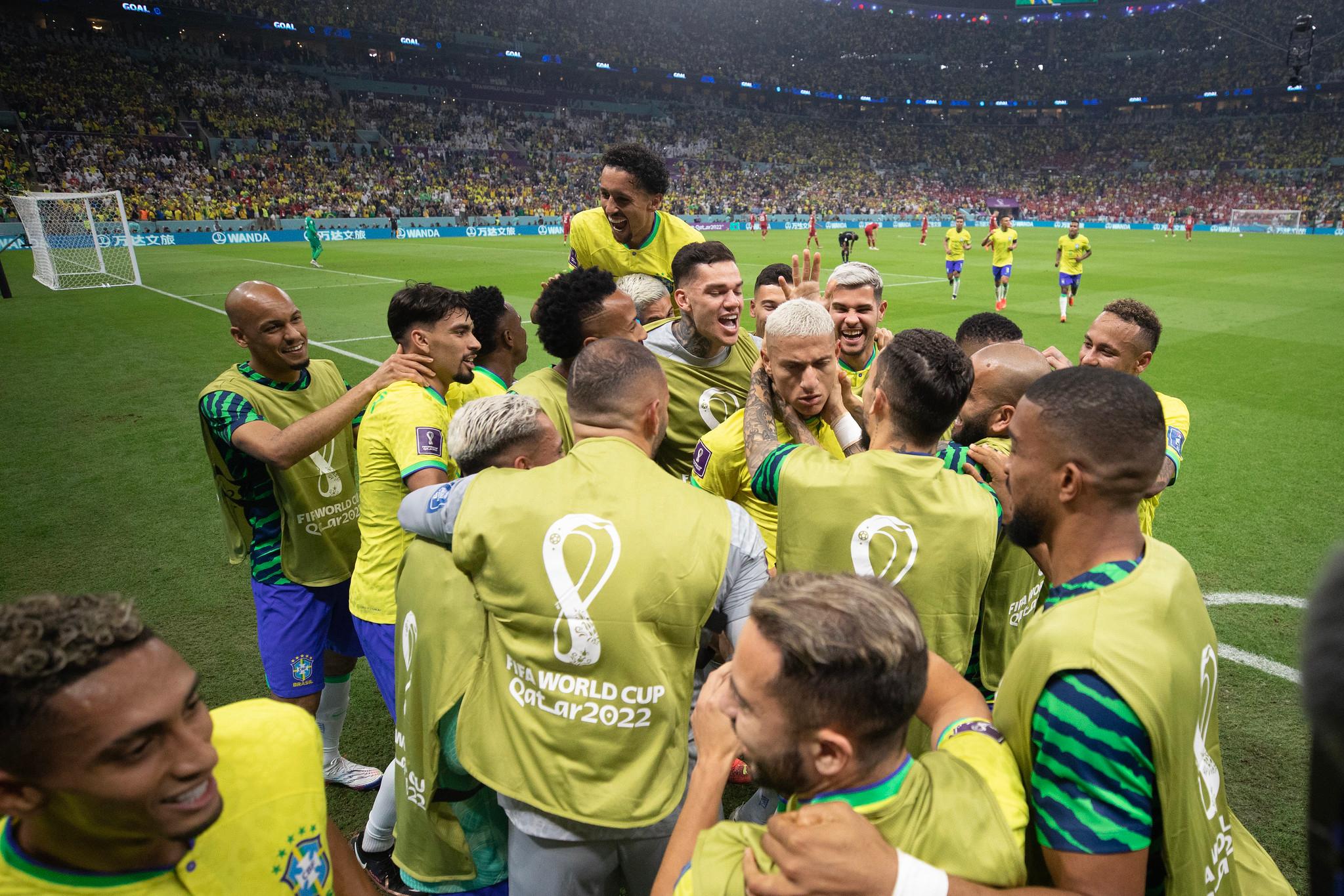 Brasil x Sérvia pelo primeiro jogo da fase de grupos da Co…