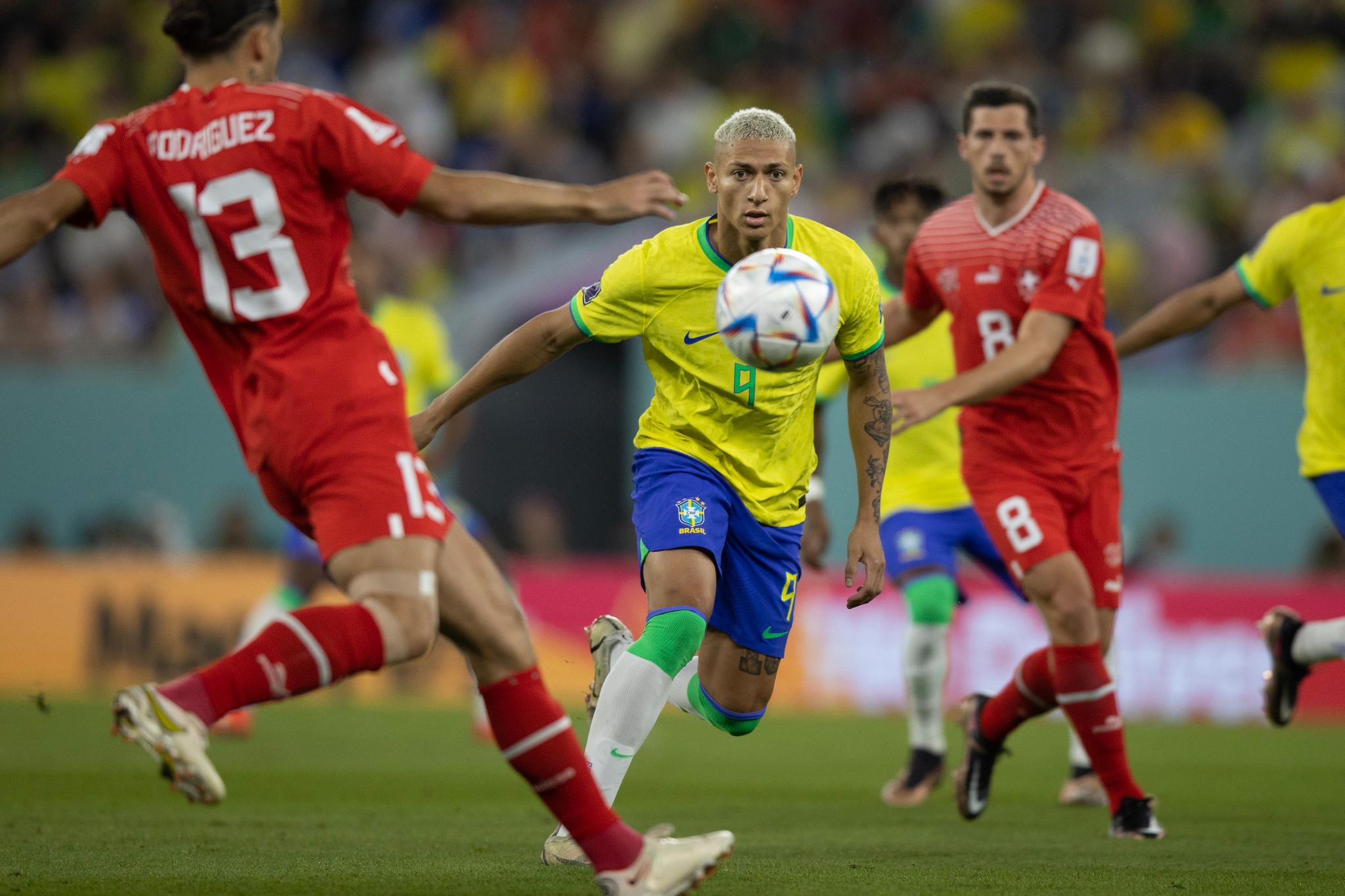 Com gol de Casemiro, Brasil vence Suíça e garante vaga nas oitavas da Copa  2022 - Jornal Opção