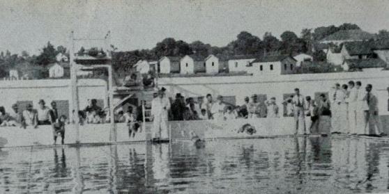 Piscina do comerciante Bonfá Natale, que foi arrendada para o clube de natação, foi um dos destaques da 1ª edição da Revista Riopretana (Fotos: Arquivo Público)