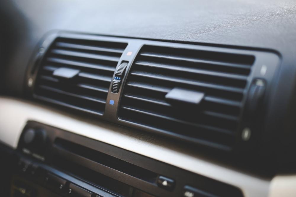 Como refrescar o carro sem ar condicionado automotivo