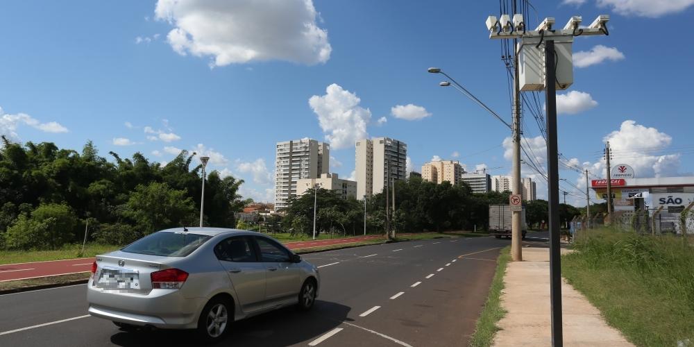 Excesso de velocidade está entre as infrações mais registradas no trânsito de Rio Preto (Guilherme Baffi 28/11/2018)