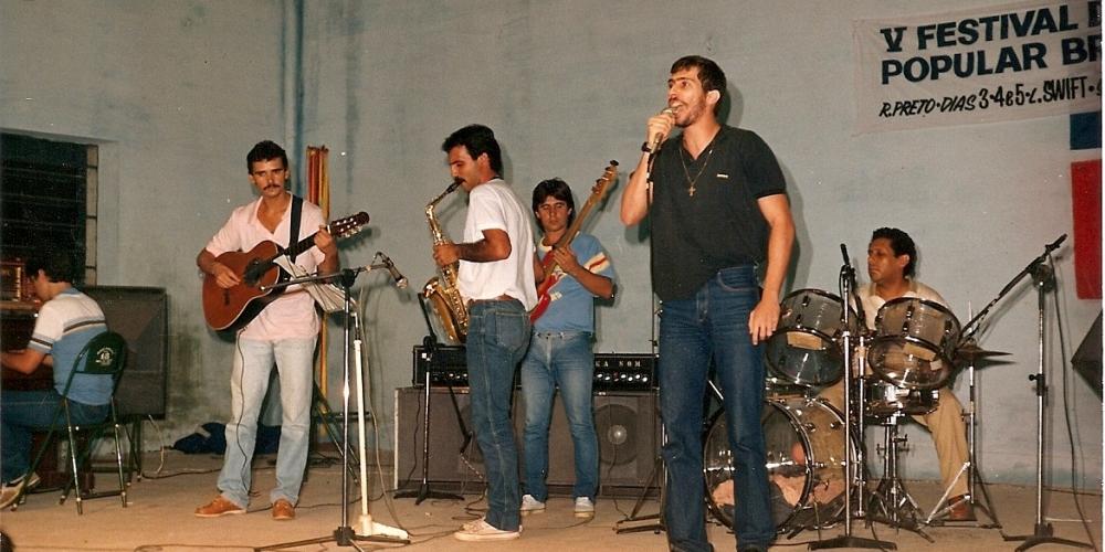 Festival em 1986 na Swift:
Paulo Buchala, Fernando Marques,
Oswaldir Castro, Zé Minto,
Willian Bassitt e Eli Buchala (Fotos: Rio Preto em Foco Filmes)