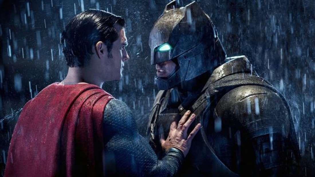 Henry Cavill mostra foto exclusiva de herói em “Batman vs Superman”;  confira