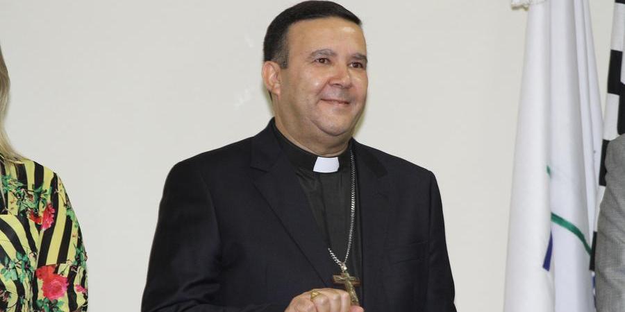 Bispo Tomé Ferreira da Silva (Johnny Torres)