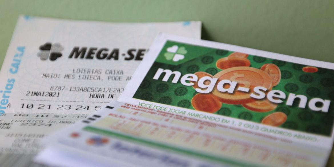 As apostas da Mega Sena podem ser feitas até as 19h (Tânia Rego/Agência Brasil)