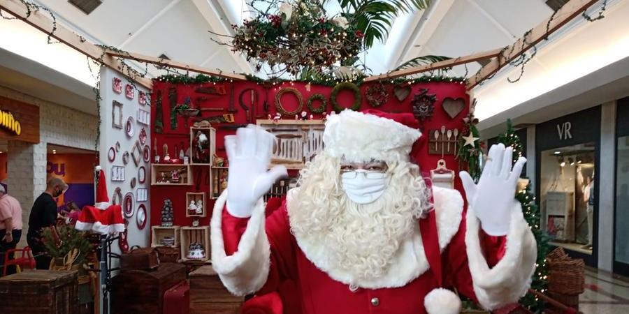 Chegada do Papai Noel anima criançada em shopping de Rio Preto Chegada do Papai Noel anima criançada em shopping de Rio Preto