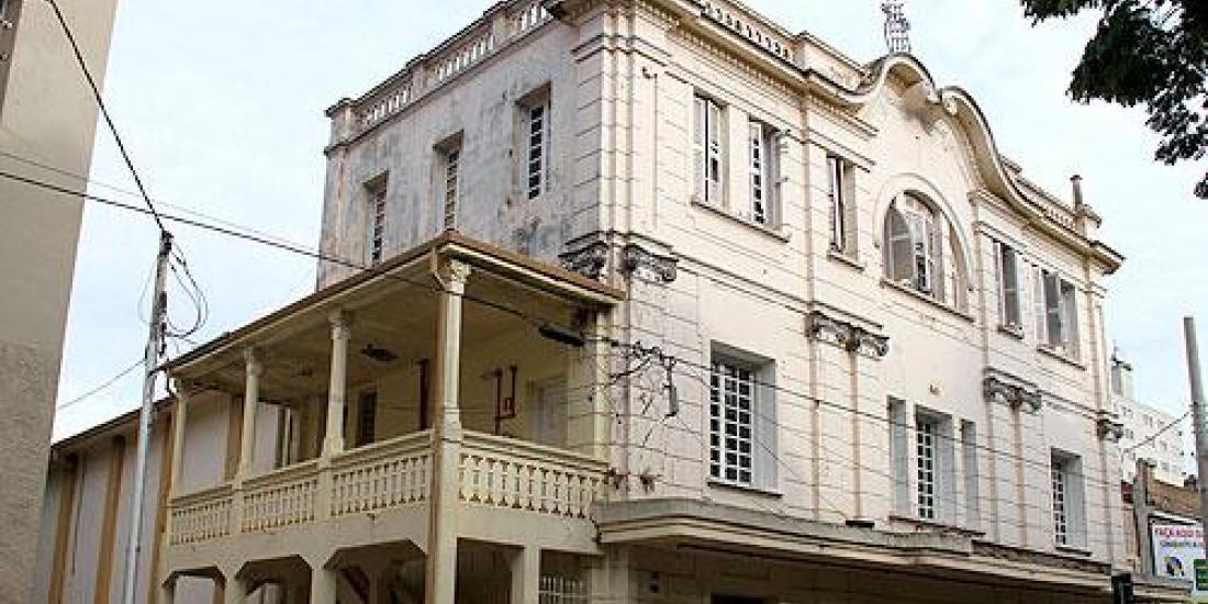 Em 1994 o prédio passou a chamar-se "Casa de Cultura Dr. Ariovaldo Corrêa" (Rio Preto em Foco Filmes)