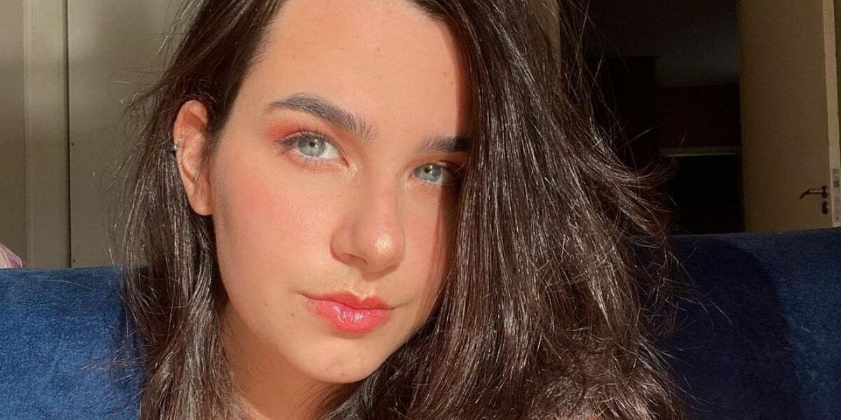 Modelo Valentina Boscardin, de 18 anos, morre por complicações da Covid-19