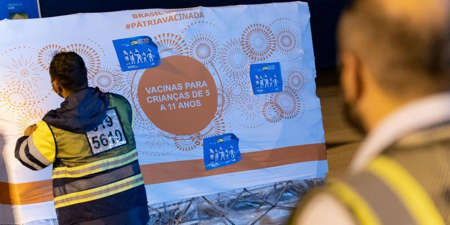 Lote de vacinas das Pfizer para crianças chegou ao Brasil nesta quinta (Divulgação/Myke Sena/Ministério da Saúde)