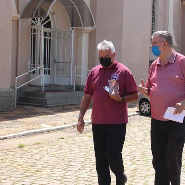 ‘Embaixador da vacina’, Bolçone pede ajuda a padres e pastores