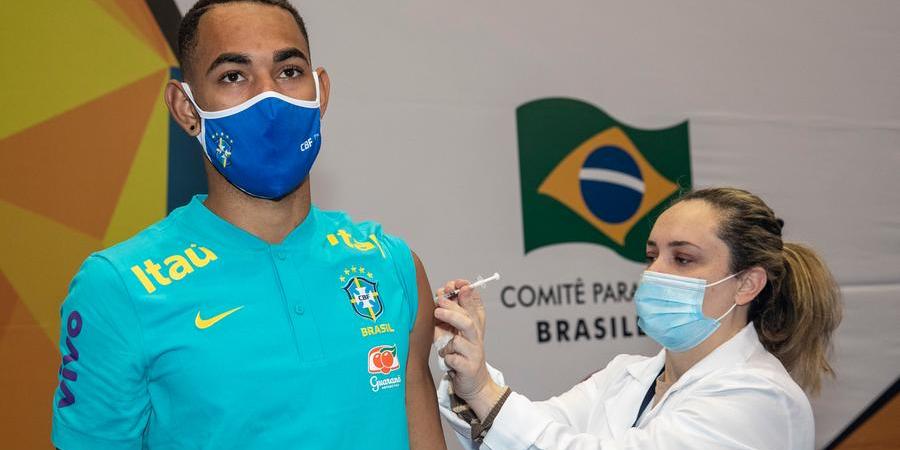Matheus Cunha recebe dose da vacina contra Covid antes da Olimpíada (Lucas Figueiredo/CBF)