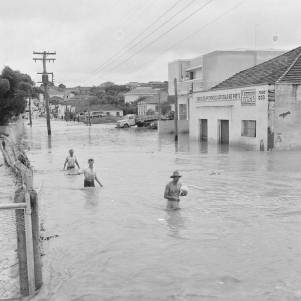 Coluna resgata fotos da terrível enchente de 1964, em Rio Preto