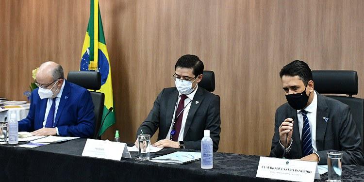 Márcio Nunes de Oliveira (ao centro da foto), que é delegado da PF, assumirá o comando da corporação (Divulgação/MJSP)