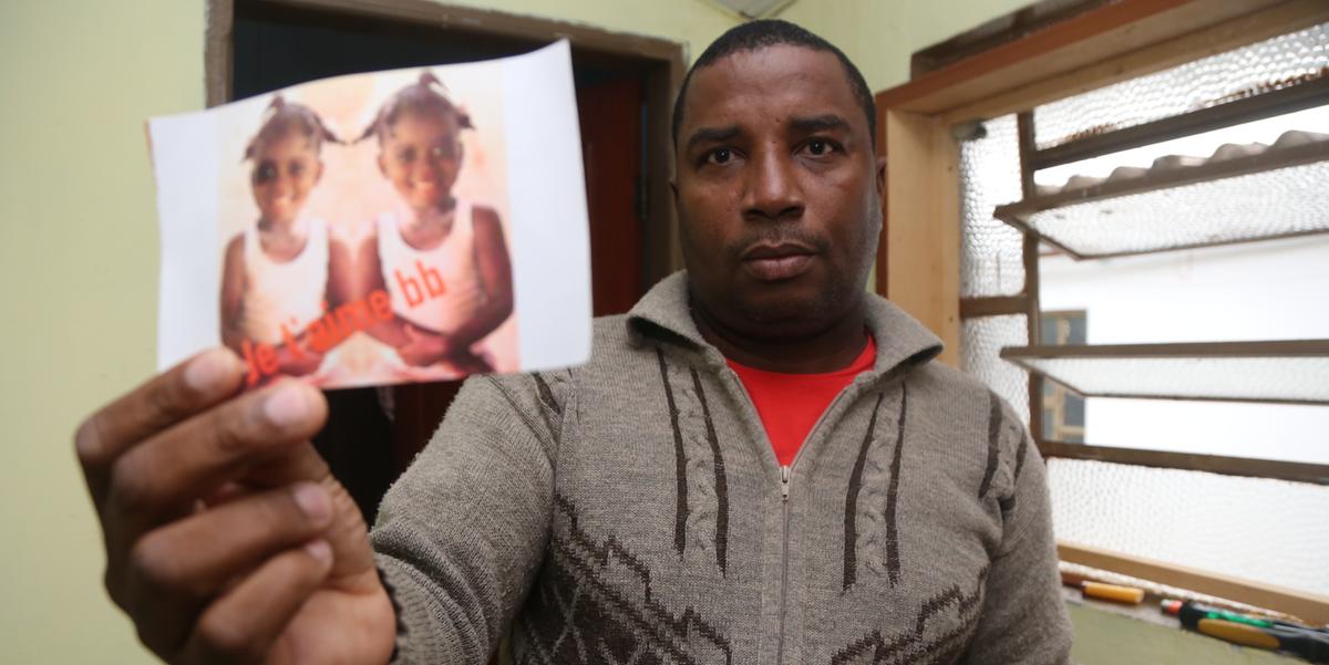 Donald Jean Jacques, haitiano que vive em Rio Preto há quatro anos e após juntar dinheiro para trazer as filhas para cá, teve a quantia furtada (Johnny Torres 4/5/2022)