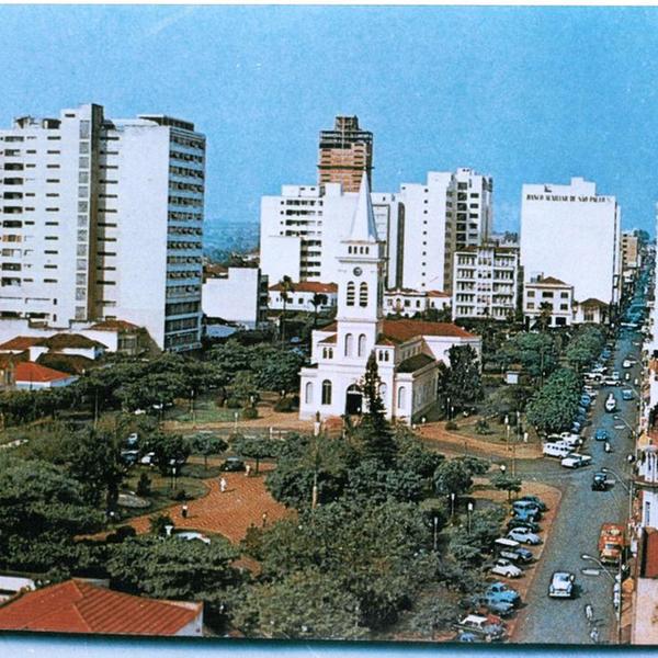 Na década de 1970, população tentou impedir demolição da antiga Catedral, em Rio Preto