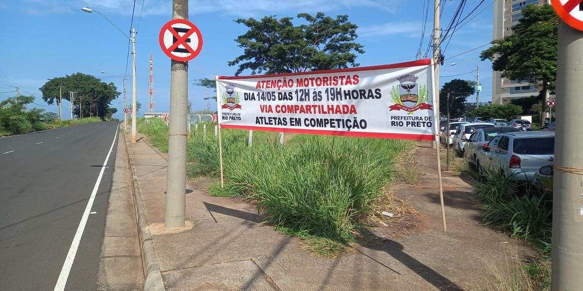 Local da interdição foi sinalizado para alertar os motoristas (Divulgação/Prefeitura de Rio Preto)