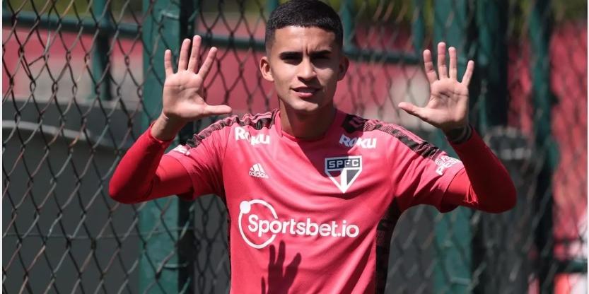 Rodrigo Nestor, que desfalcou a equipe tricolor nos últimos dois jogos, voltou a treinar (Divulgação/Rubens Chiri São Paulo FC)
