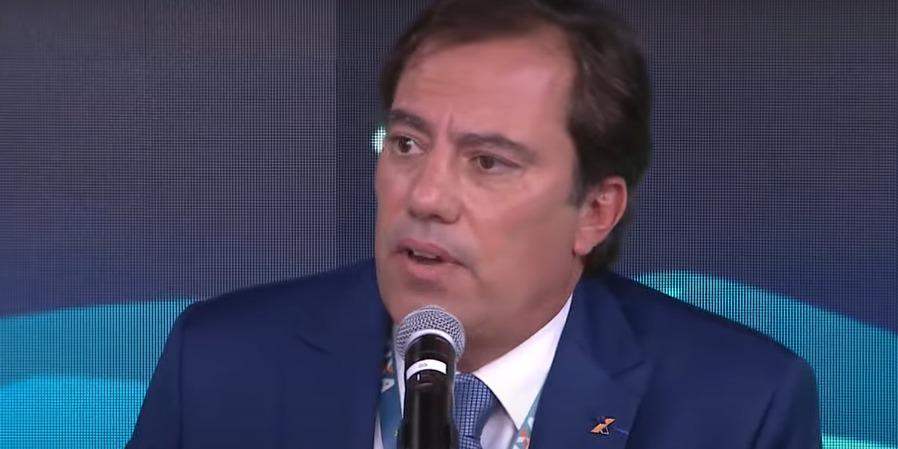 O executivo Pedro Guimarães, que era presença constante em lives de Bolsonaro (Reprodução/YouTube)