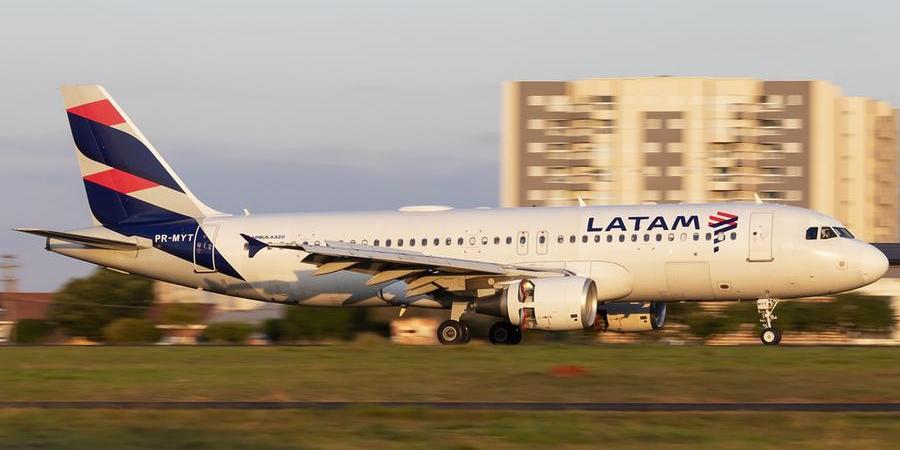 Airbus A320 da Latam pousa do Aeroporto de Rio Preto (Arquivo pessoal/Paulo Henrique Gonçalez)