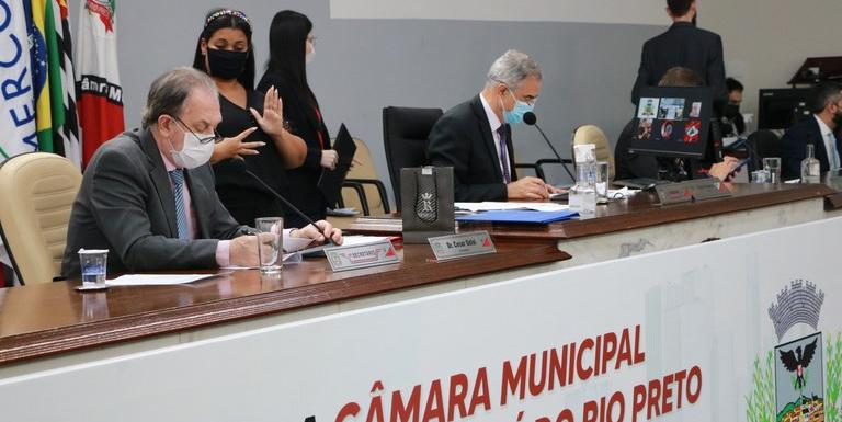 Vereadores durante sessão da Câmara de Rio Preto; proposta será promulgada pelo Legislativo (Divulgação)