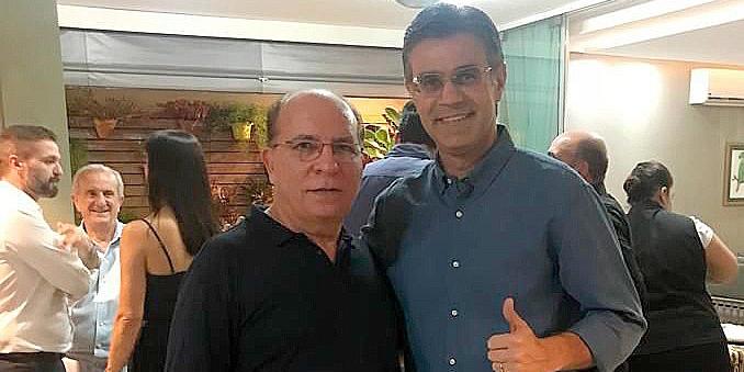 O prefeito de Olímpia, Fernando Cunha (PSD), com o governador de São Paulo, Rodrigo Garcia (PSDB) (Divulgação)